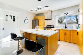 4-Bedroom Family Retreat Near Niagara Falls & Parking Included - Image 5