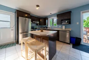 Pool, BBQ & Foosball Spacious 4BR Home - Image 5