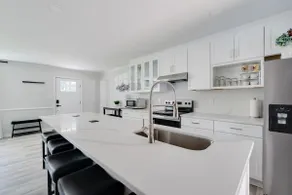 Elegant 4BR Near HU, CNU, Boo Williams & Beaches - Image 2