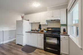 Tide + Trail: 1-bedroom guest suite - Image 3