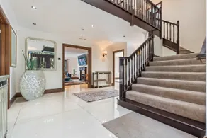 Bray - 6 Bedroom Detached Family House - Gated Parking for 6 cars, Sleeps 11, Bray, Maidenhead - Image 3