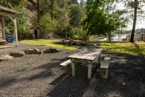 Rustic Lakefront Cabin Near Spokane - Image 5