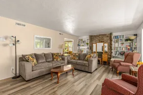 Country Serenity Gorge Retreat - Image 2