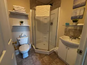 Lakeview Bachelor Suite on Irish Mountain - Image 4