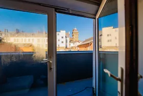 Modern 2 BR 2 Bath Flat With Balcony & Fast WiFi - Image 4