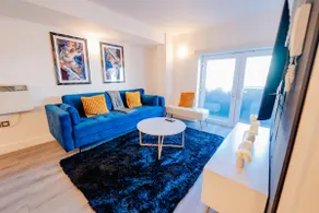 Modern 2 BR 2 Bath Flat With Balcony & Fast WiFi - Image 5