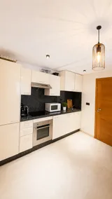 Luxury residence with direct beach access - Image 4