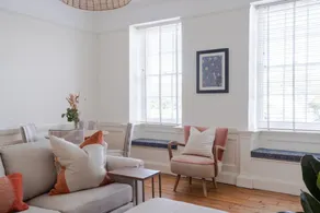 Harbourside Apartment - Image 4