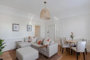 Harbourside Apartment - Image 3