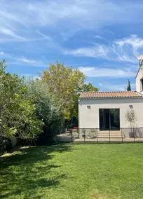 Close to Avignon with garden and pool access - Image 5