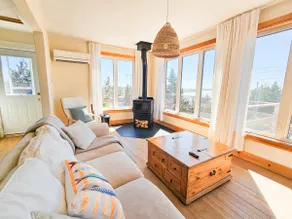 Purple Cottage Retreat with Kayaks & Ocean Access - Image 5