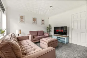 Contractor Base | Parking | 4 Beds | Fast Wi-Fi - Image 3