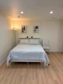 New Modern Studio Near Paine field - Image 4