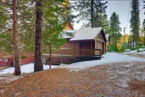 Black Bird Lodge~ Minutes from Lake & Skiing, AC - Image 2
