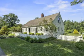 Bluestone Cottage | Historic Goshen Retreat - Image 3