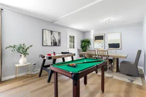 5BR Group Getaway Sleeps 9 Pool Table & Air Hockey - Image 2