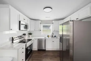 Walk to Downtown Jboro · Remodeled 3BR · Sleeps 6 - Image 5