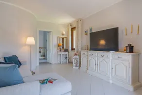 right 100 m² Garden • Between Pisa & Florence - Image 4