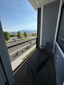 Modern 2-Bed/1 Bath Apt - Ideal for Extended Stays - Image 3
