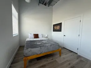 Modern 2-Bed/1 Bath Apt - Ideal for Extended Stays - Image 5