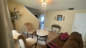 Quiet & Safe 4BR Home. 10 min IAH, 25 min Downtown - Image 2