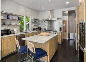 Architectural Sanctuary | Sunny Modern Convenient - Image 2