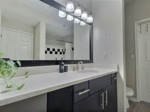 Stellar suite w/ Gym, Pool & Netflix, sleeps 4! - Image 5