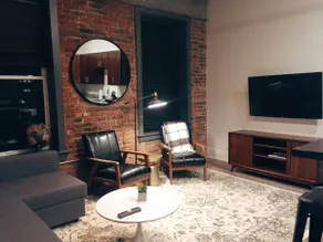 Walkable Downtown Loft in the Heart of Nashville - Image 2