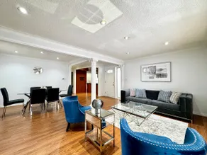 3 Bedroom Renovated Home near Yong and Steele - Image 4
