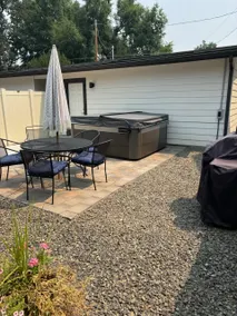 North End - Hot Tub - E Bikes - 3 BR- Hyde Park - Image 3