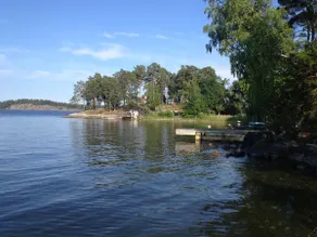 Charming cottage near Vaxholm! Lake property & private dock - Image 4