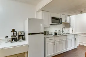 4 Mi to Lake Bernard Frank! Bright Unit w/ Patio - Image 2