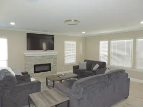 Clovis Foothills Retreat | Spa & Fire Pit - Image 2