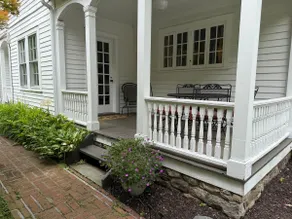 Laurelwood Estate Cottage at Sanita Hills - Image 2