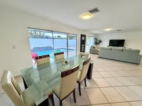 Family Home with Private Pool in Miami - Image 4