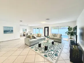 Family Home with Private Pool in Miami - Image 2