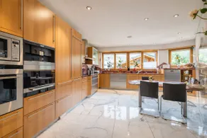 4BR Luxury Penthouse near Interlaken • AC - Image 2