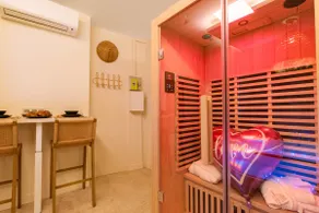 Bali Escape | Hot Tub & Private Sauna in Nice - Image 5