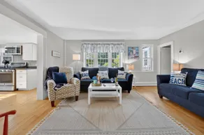 East Dennis Gem! Walk to Beach! Sleeps 10! - Image 2