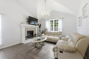 Spacious home in KCK | Perfect for groups - Image 2