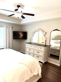 Family-Friendly Home in LaGrange - Image 5