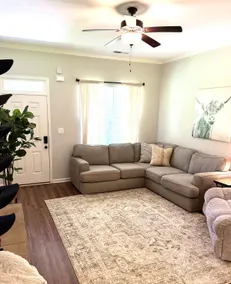 Family-Friendly Home in LaGrange - Image 2