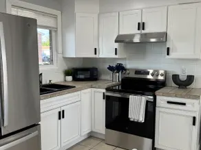 2-Bedroom Apartment in Aurora - Image 2