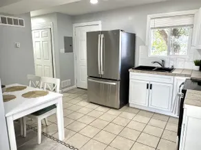 2-Bedroom Apartment in Aurora - Image 5