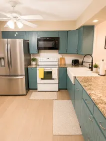 Modern 3 Story Home 9 Min to DFW w King Suite Pool - Image 3