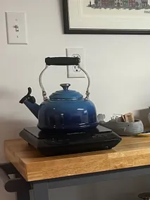 The Whistling Kettle | King Studio Near Downtown - Image 3