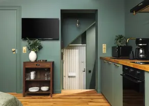 The Green Atelier – Boutique Studio with AC - Image 3