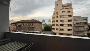 Bohemian Art-Filled Flat · Heart of Bucharest - Image 3