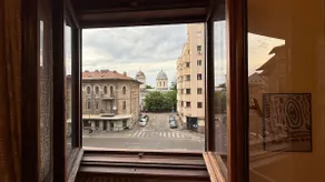 Bohemian Art-Filled Flat · Heart of Bucharest - Image 4