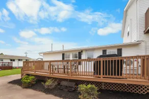 Bright modern cottage close to parlee beach.   - Image 3